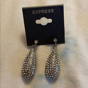 DEAL LIKE NEW EXPRESS EARRINGS